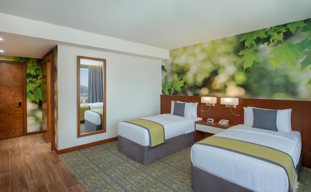 מלון Wyndham Garden Muscat Al Khuwair מראה חיצוני תמונה